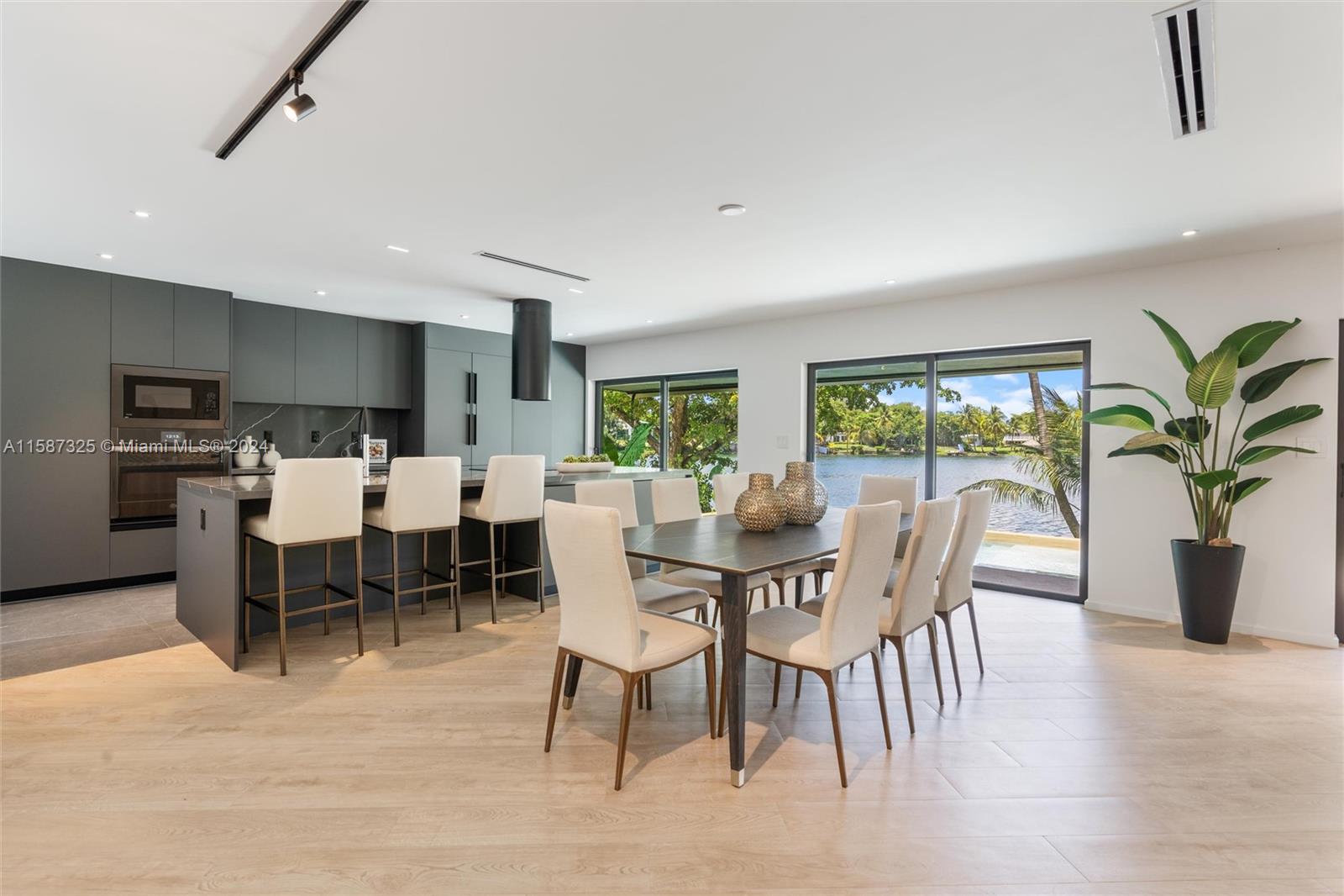 SKY LAKE - Residential