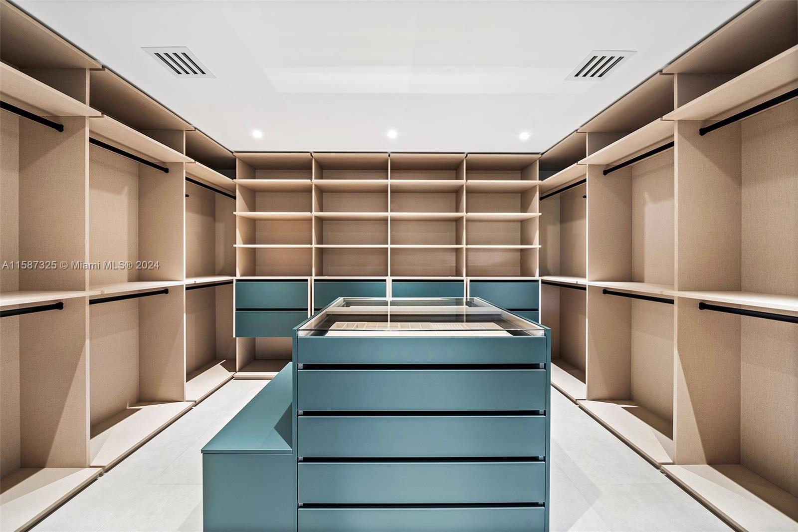 SKY LAKE - Residential