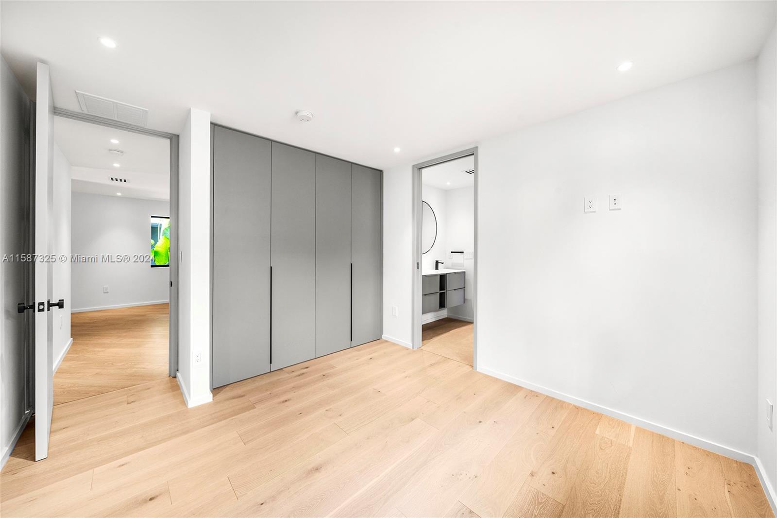 SKY LAKE - Residential