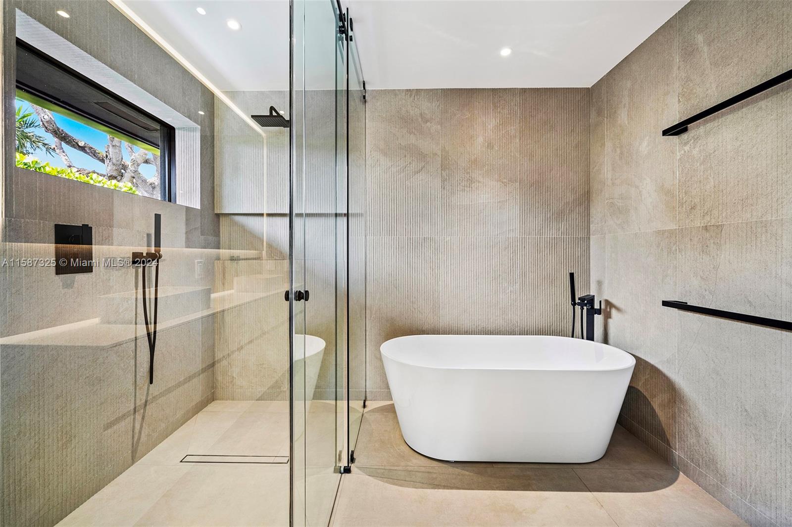 SKY LAKE - Residential