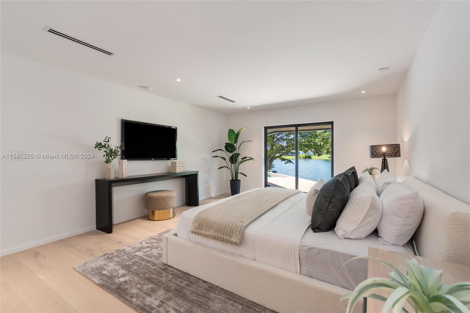 SKY LAKE - Residential