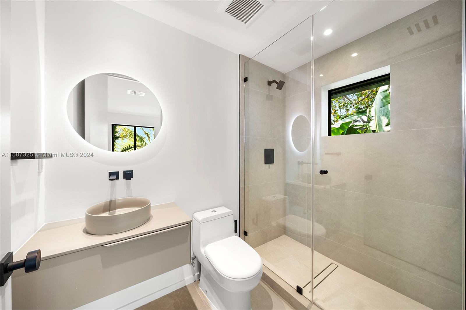 SKY LAKE - Residential