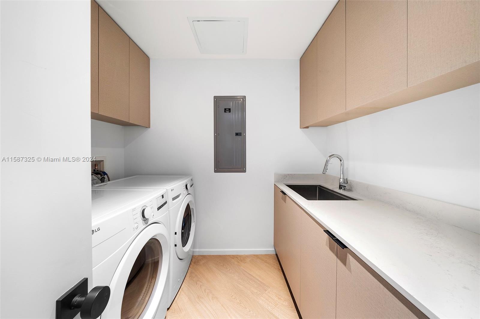 SKY LAKE - Residential