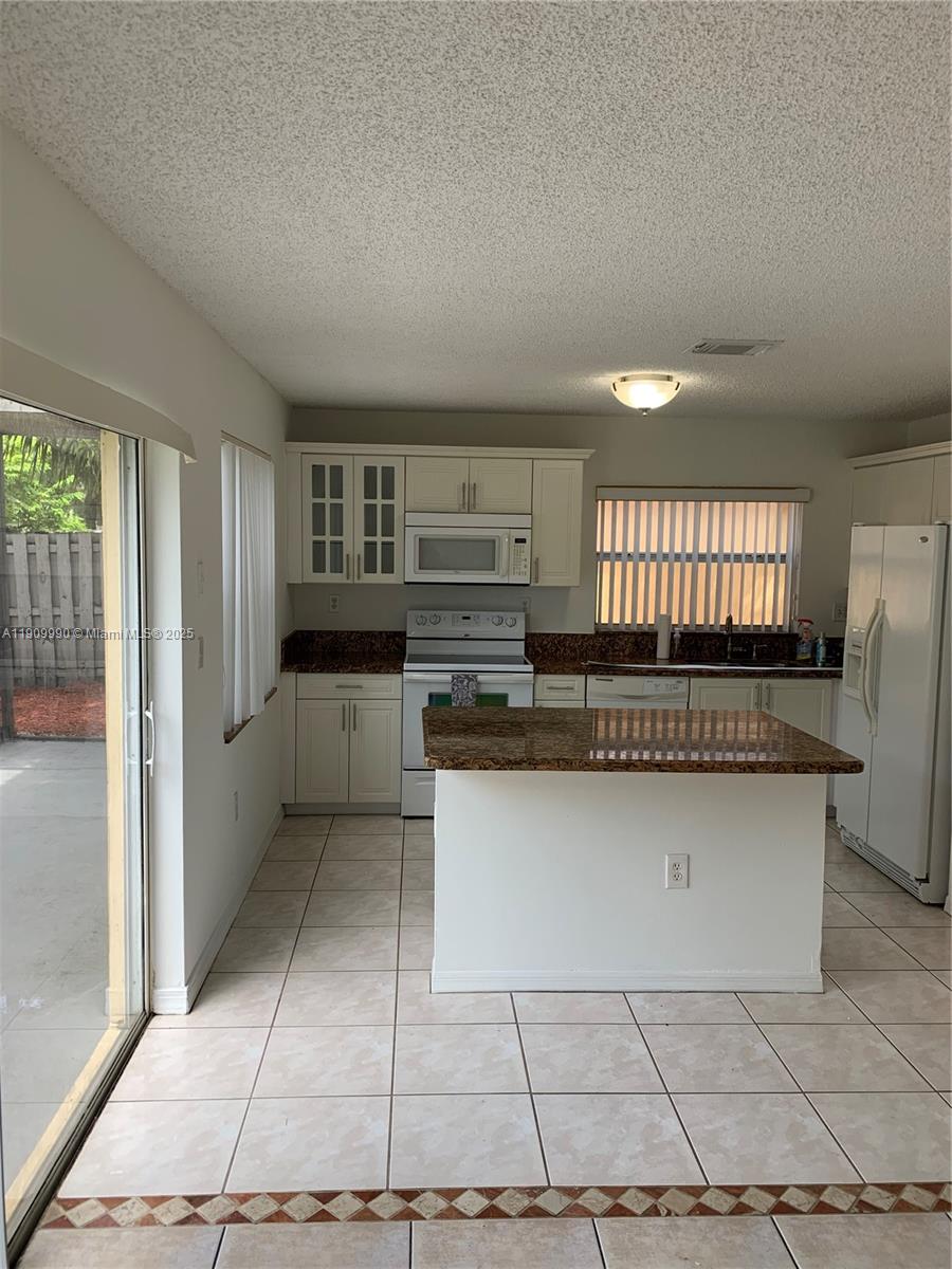 SAVANNAH PLAT 3 - Residential Lease