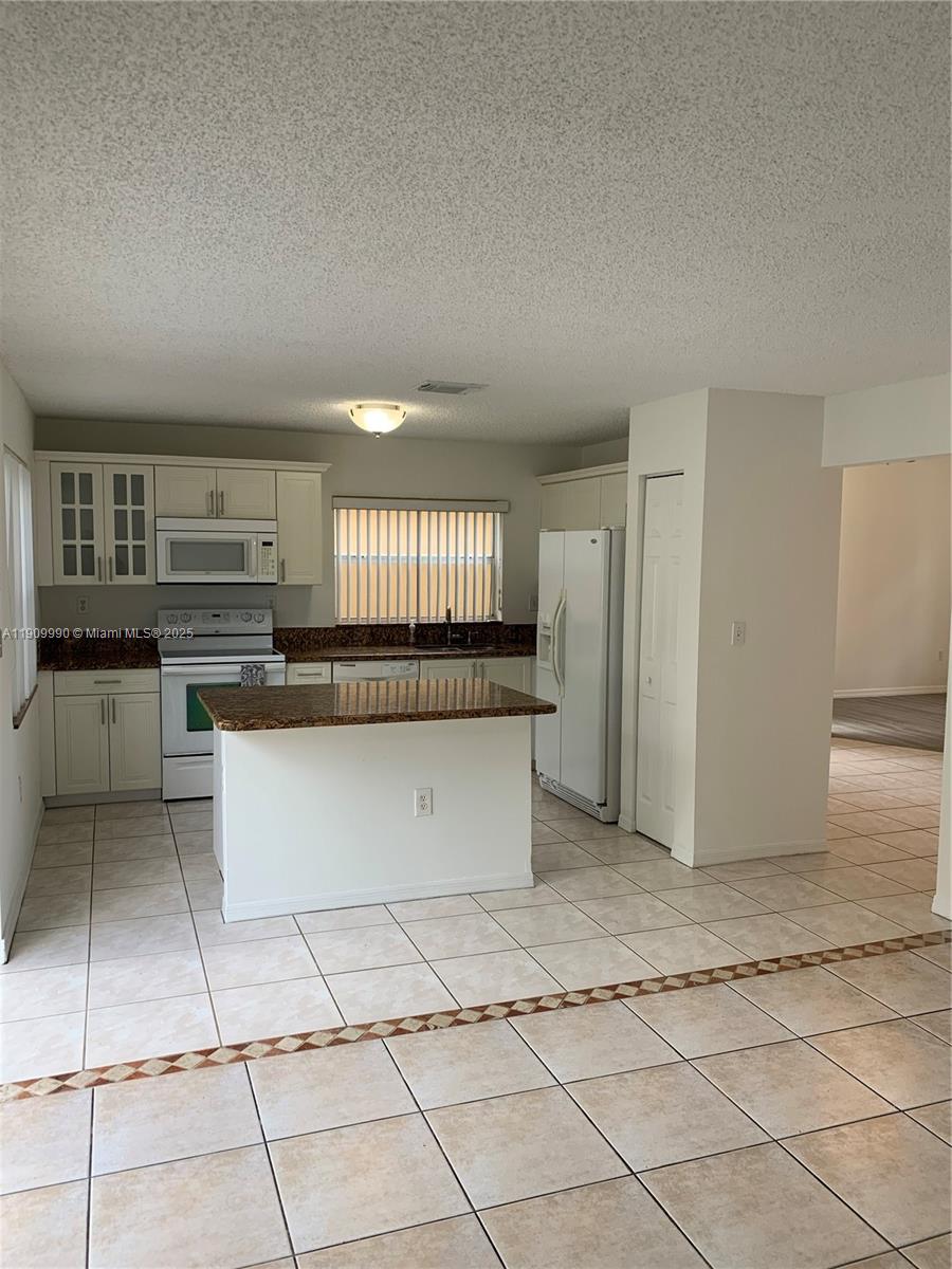 SAVANNAH PLAT 3 - Residential Lease