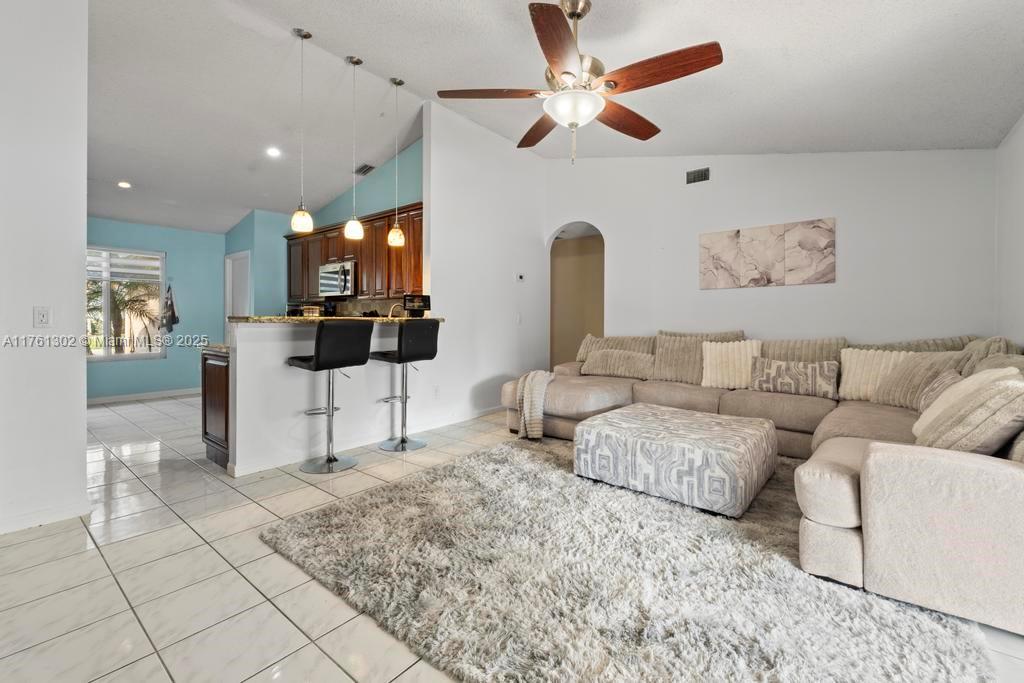 CRESTWOOD UNIT 1 PL 4 - Residential