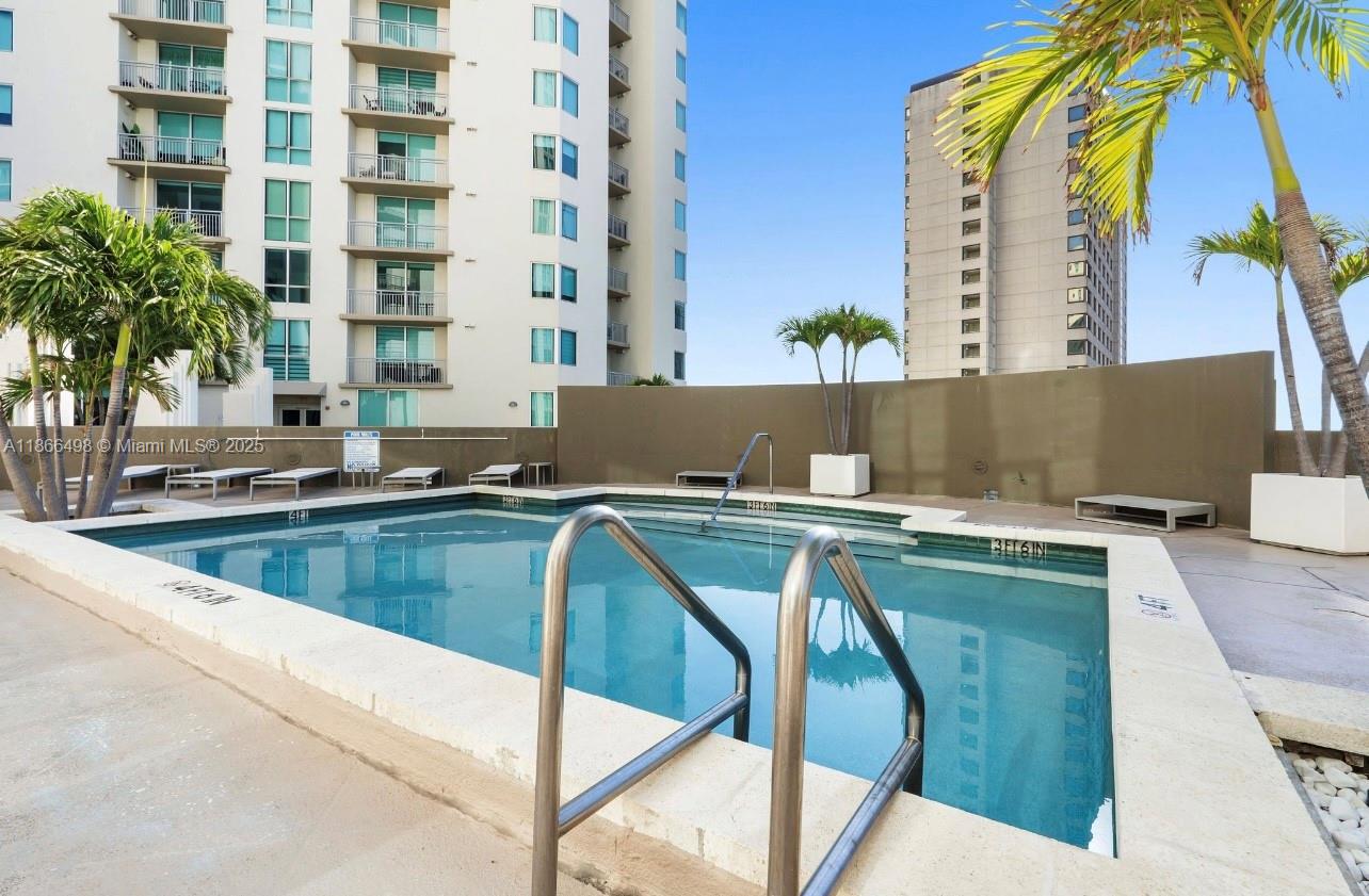 METROPOLIS I AT DADELAND - Residential Lease