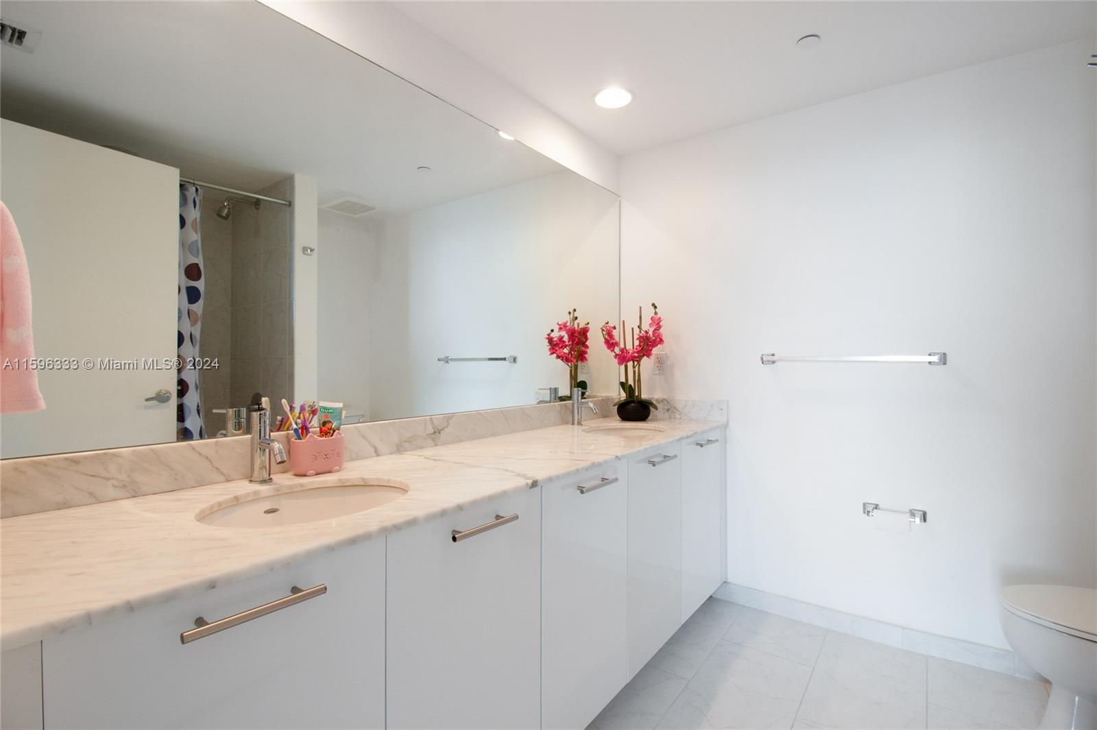 THE PLAZA 851 BRICKELL CO - Residential Lease