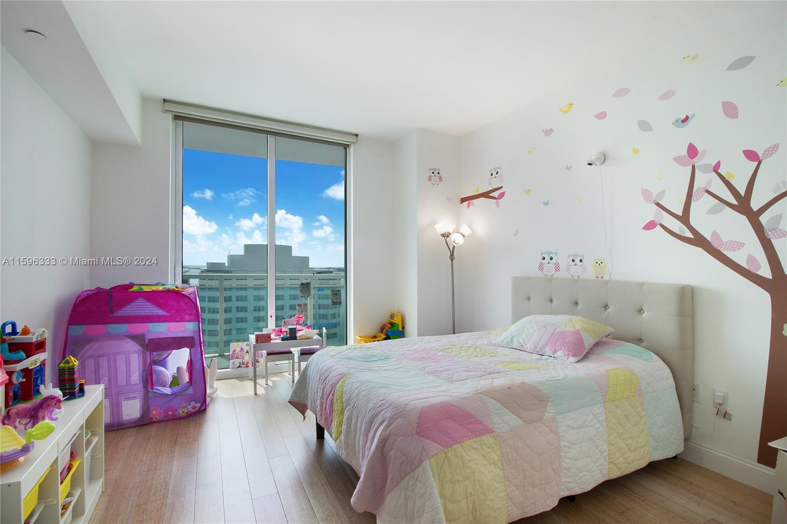THE PLAZA 851 BRICKELL CO - Residential Lease