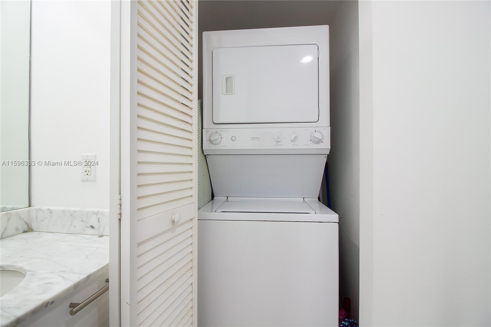 THE PLAZA 851 BRICKELL CO - Residential Lease