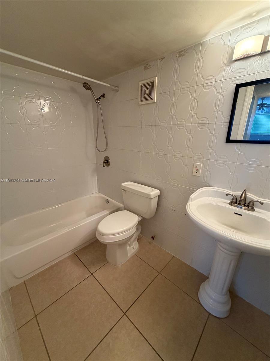 FLAMENCO CONDO - Residential