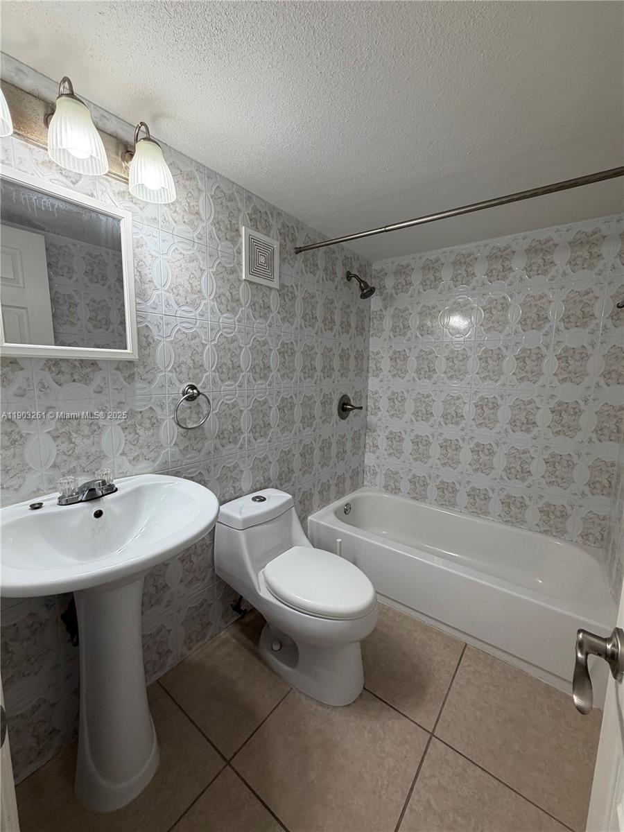 FLAMENCO CONDO - Residential