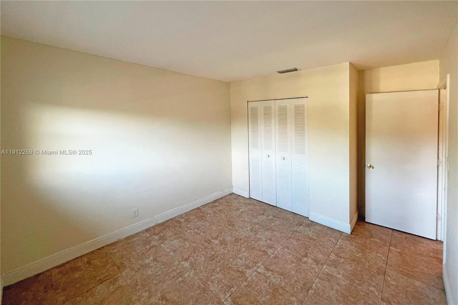 VILLAGE PARK AT OAKLAND C - Residential