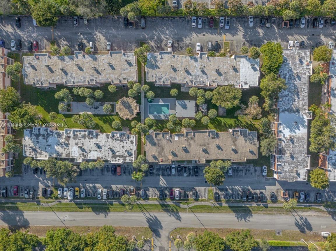 COUNTRYSIDE CONDO - Residential