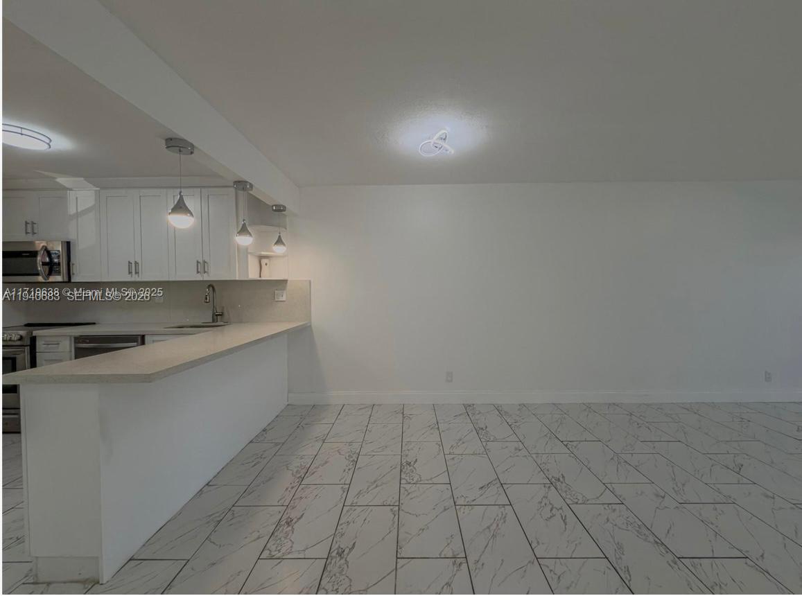 COUNTRYSIDE CONDO - Residential