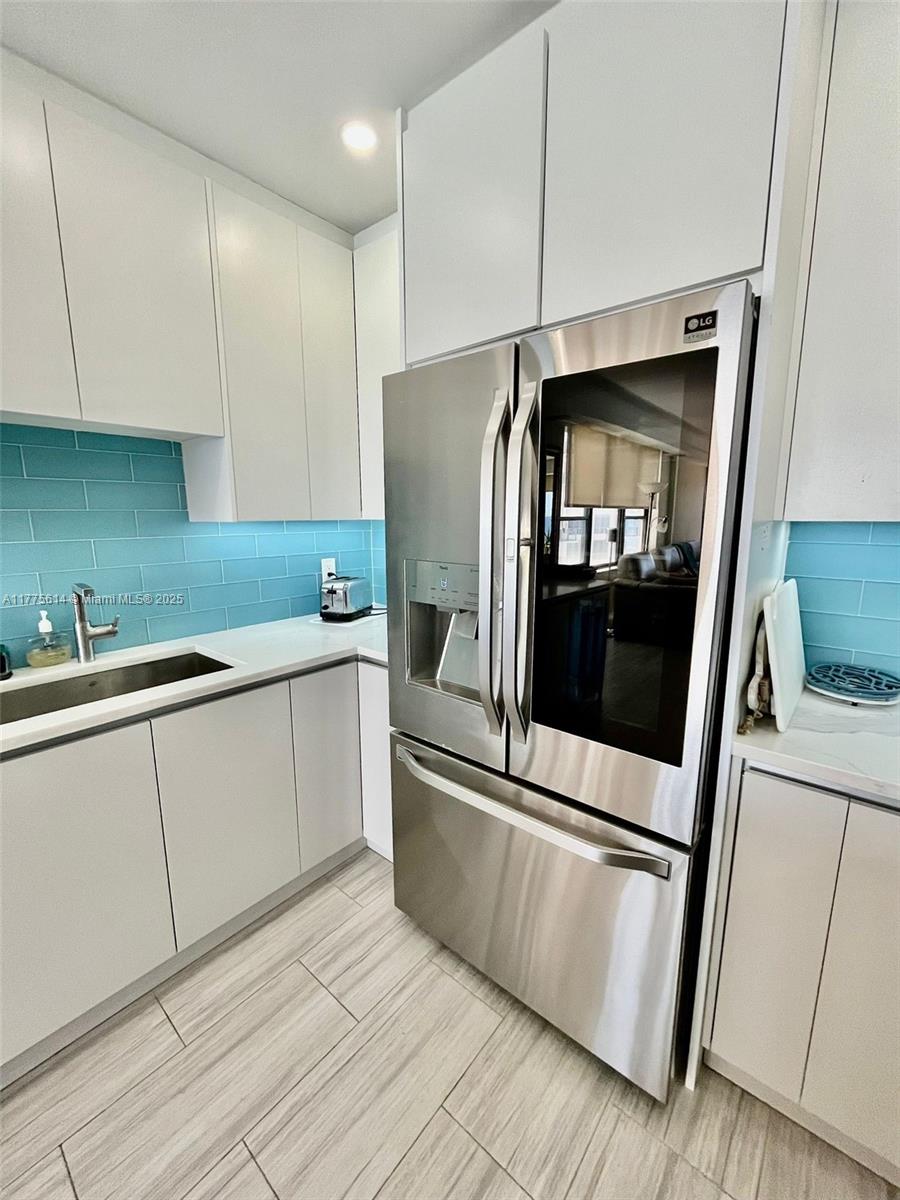 ALEXANDER TOWERS CONDO - Residential Lease