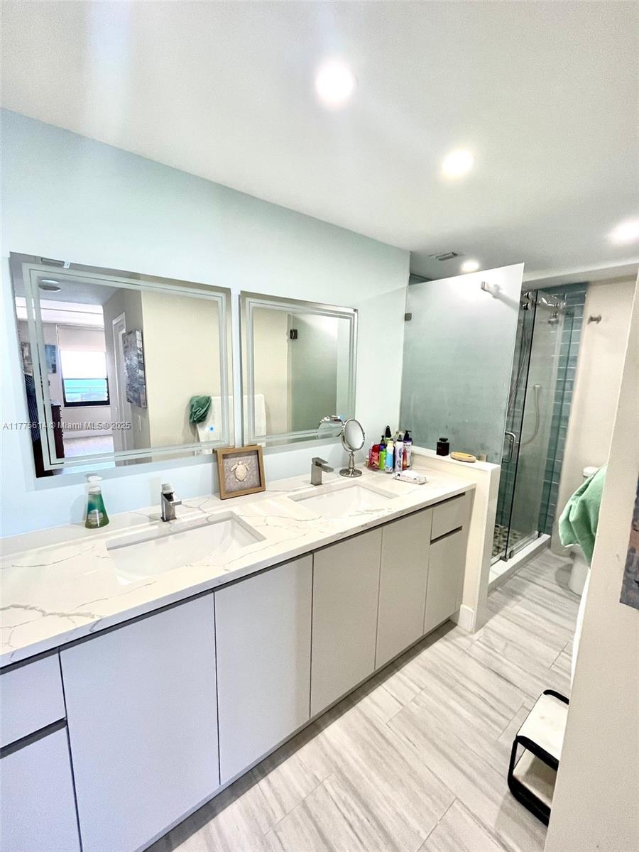 ALEXANDER TOWERS CONDO - Residential Lease