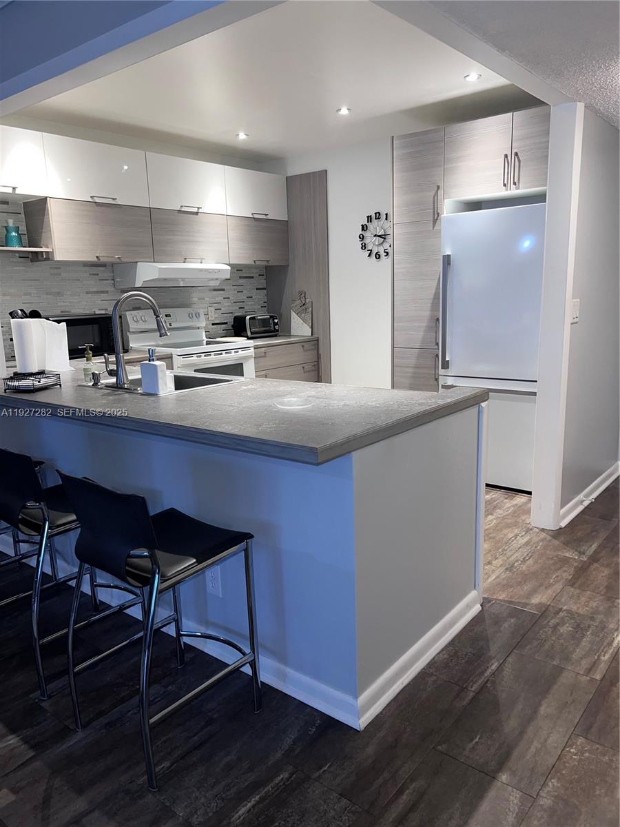 CASTLE APARTMENTS 16 COND - Residential Lease