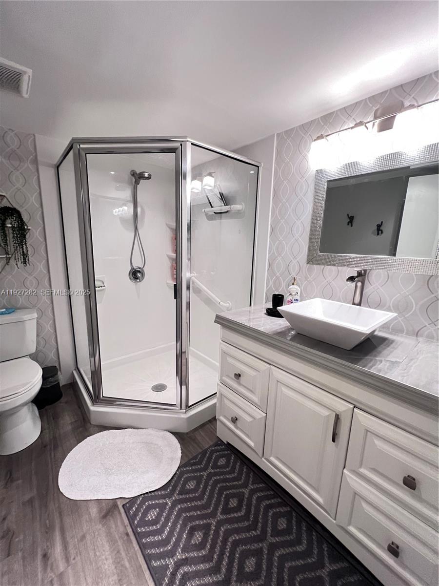 CASTLE APARTMENTS 16 COND - Residential Lease