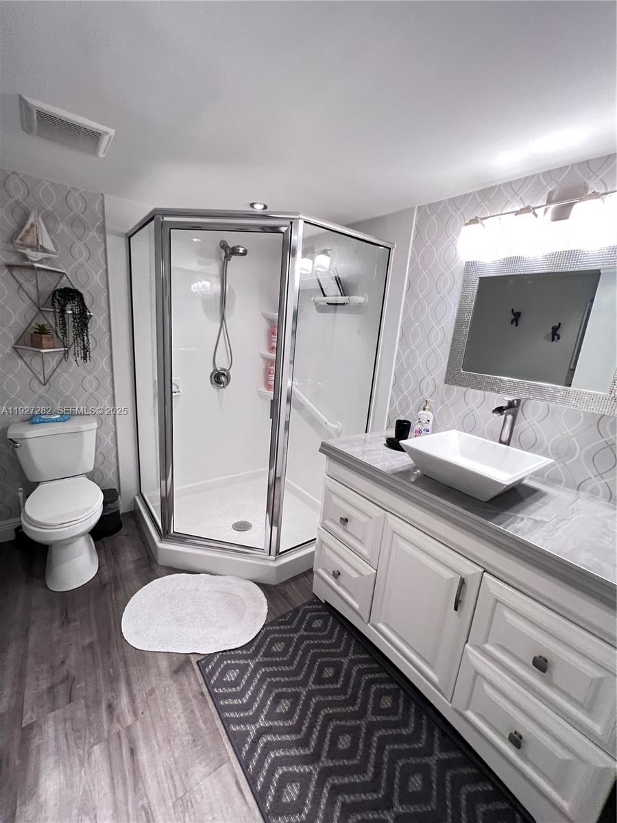 CASTLE APARTMENTS 16 COND - Residential Lease