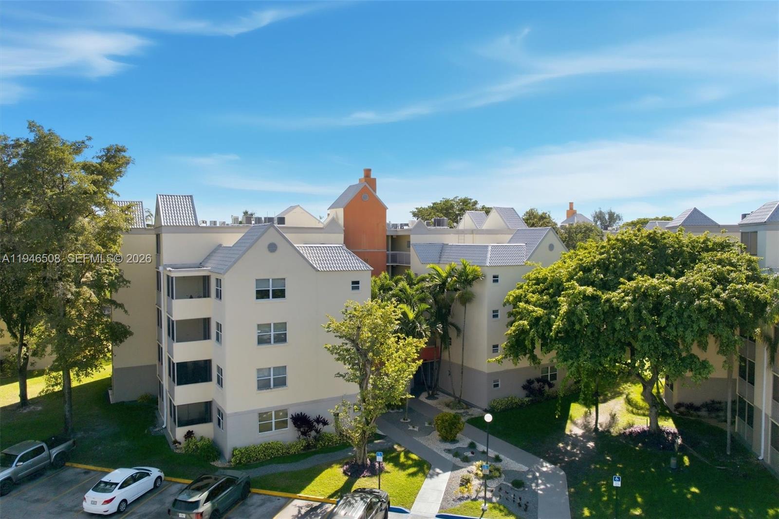 LAS VISTAS AT DORAL CONDO - Residential