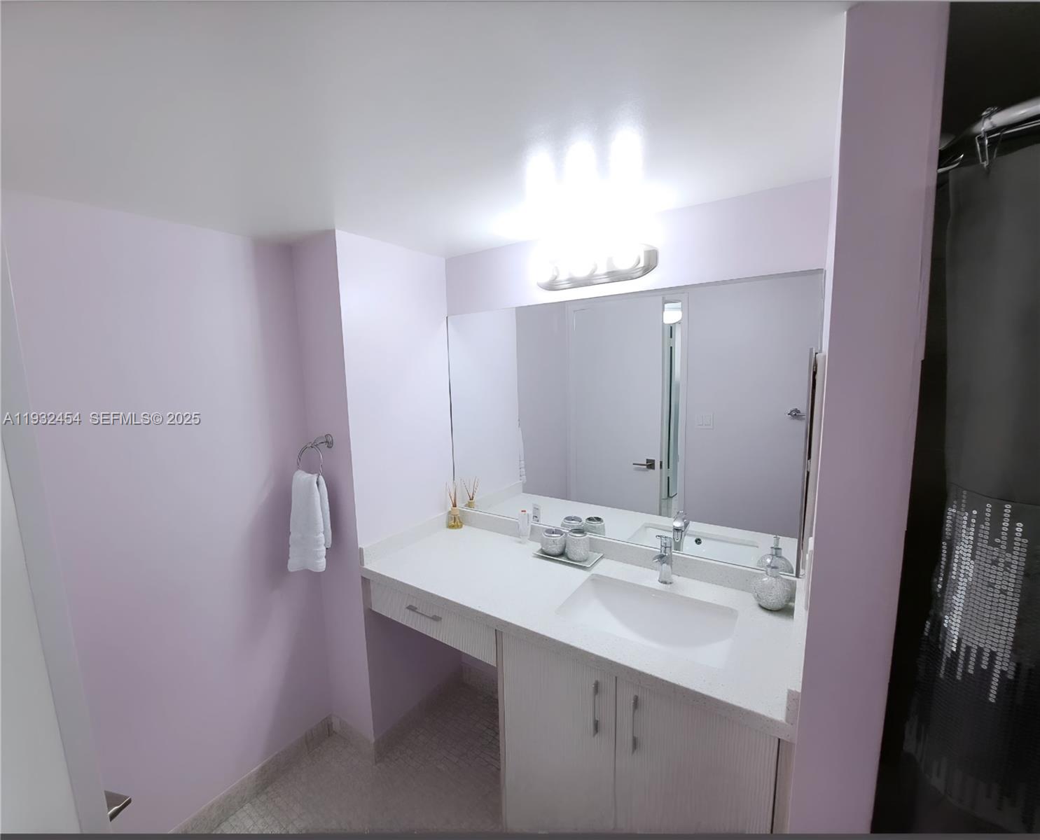 WINSTON TOWERS 600 CONDO - Residential Lease