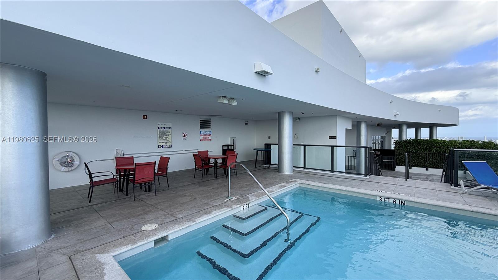 CANVAS CONDO - Residential