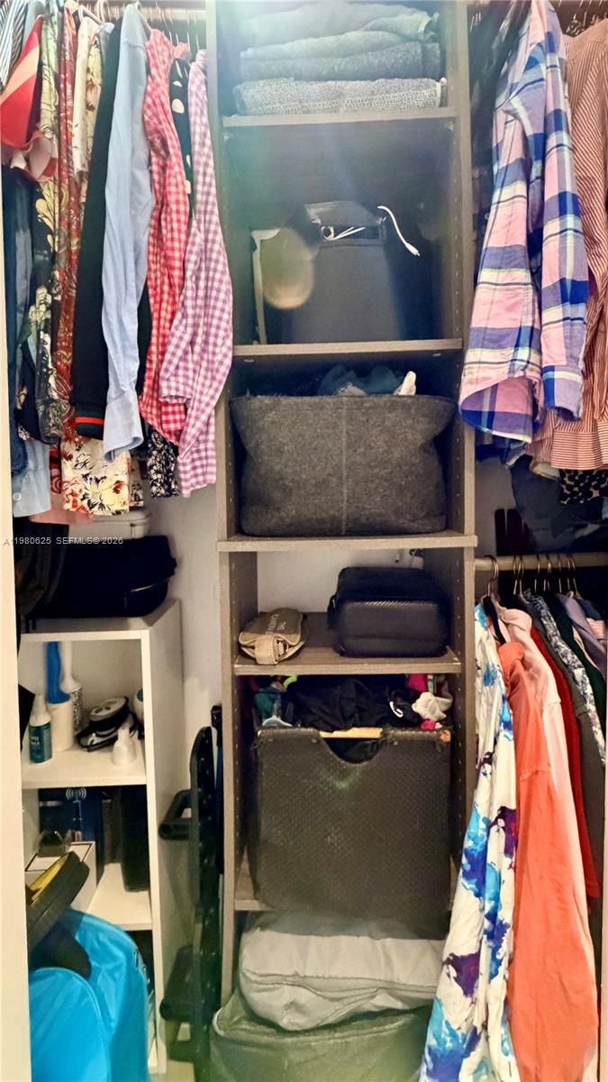 CANVAS CONDO - Residential