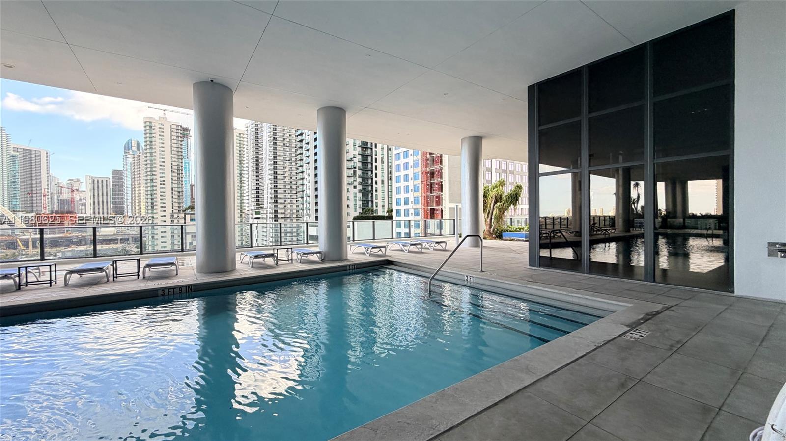 CANVAS CONDO - Residential