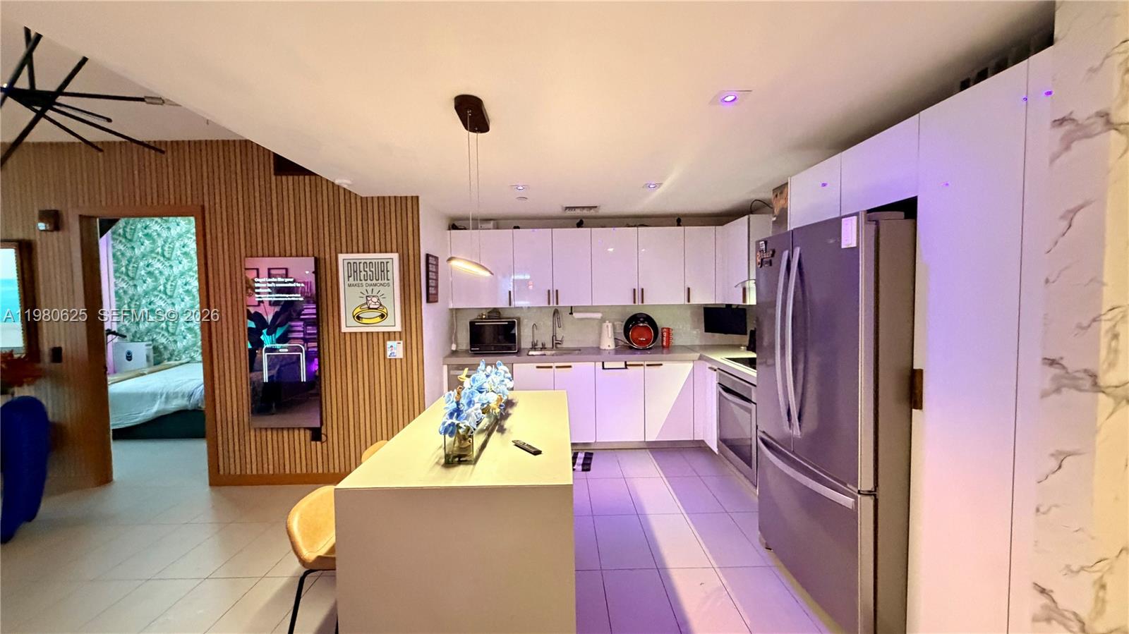 CANVAS CONDO - Residential