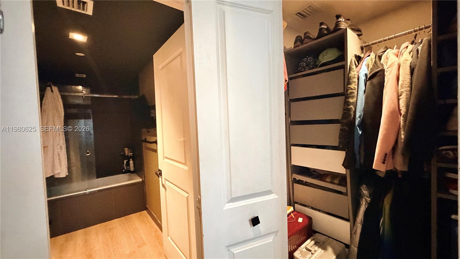 CANVAS CONDO - Residential