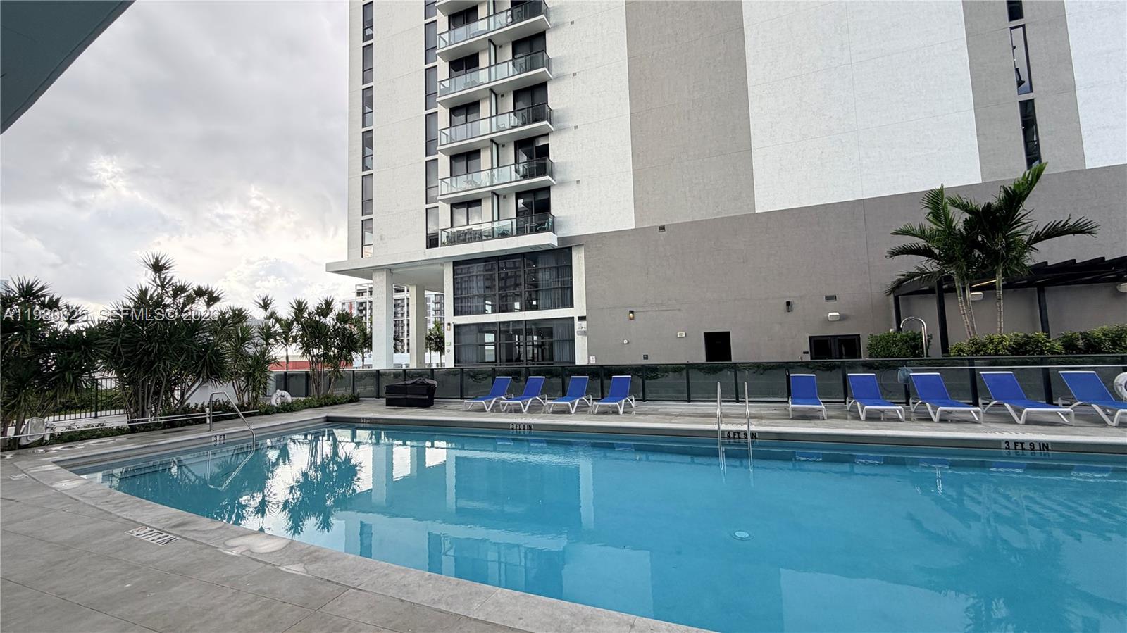 CANVAS CONDO - Residential