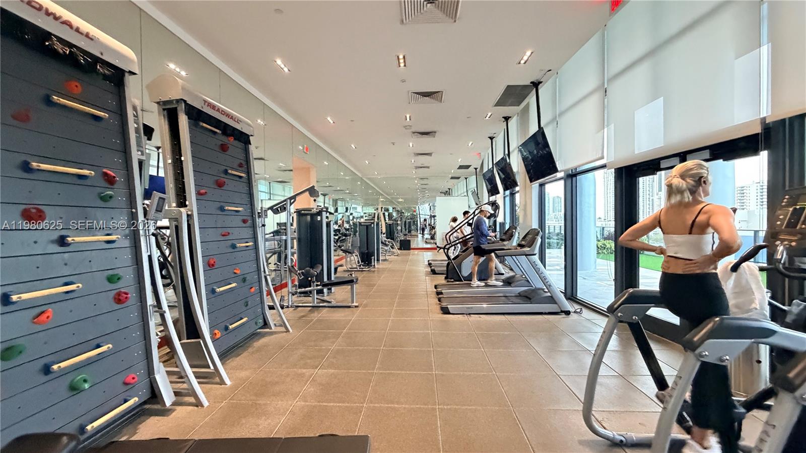 CANVAS CONDO - Residential