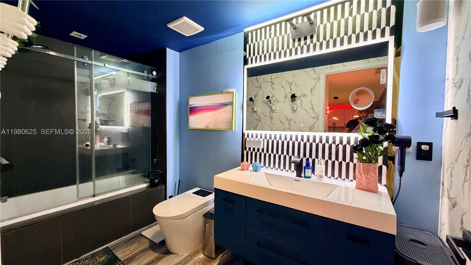 CANVAS CONDO - Residential