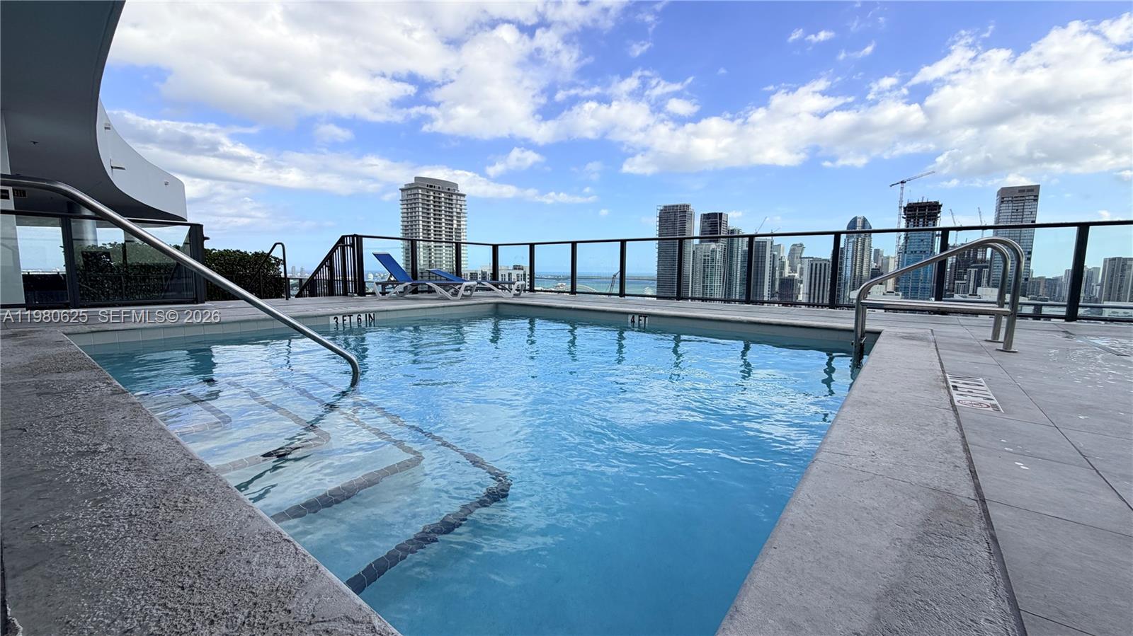 CANVAS CONDO - Residential