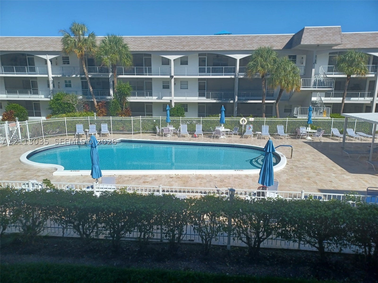 541 Blue Heron Dr 204