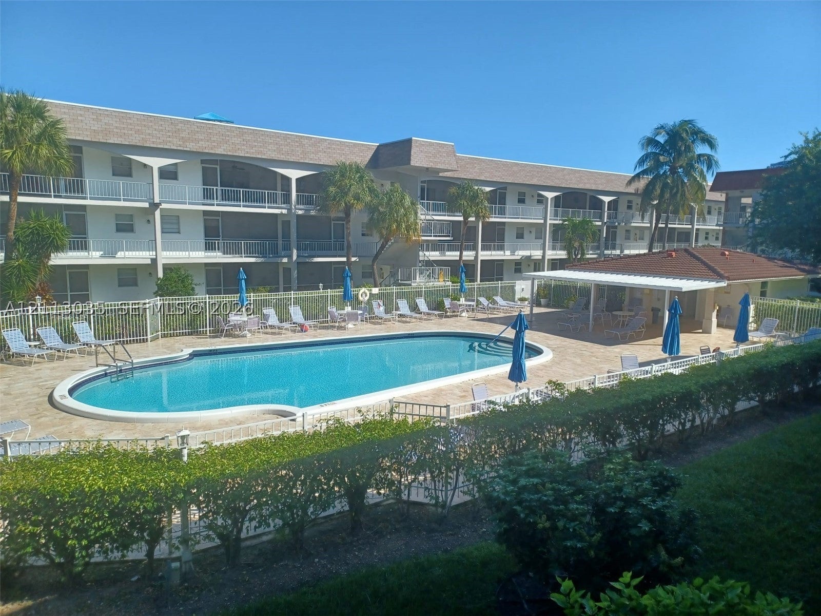 541 Blue Heron Dr 204