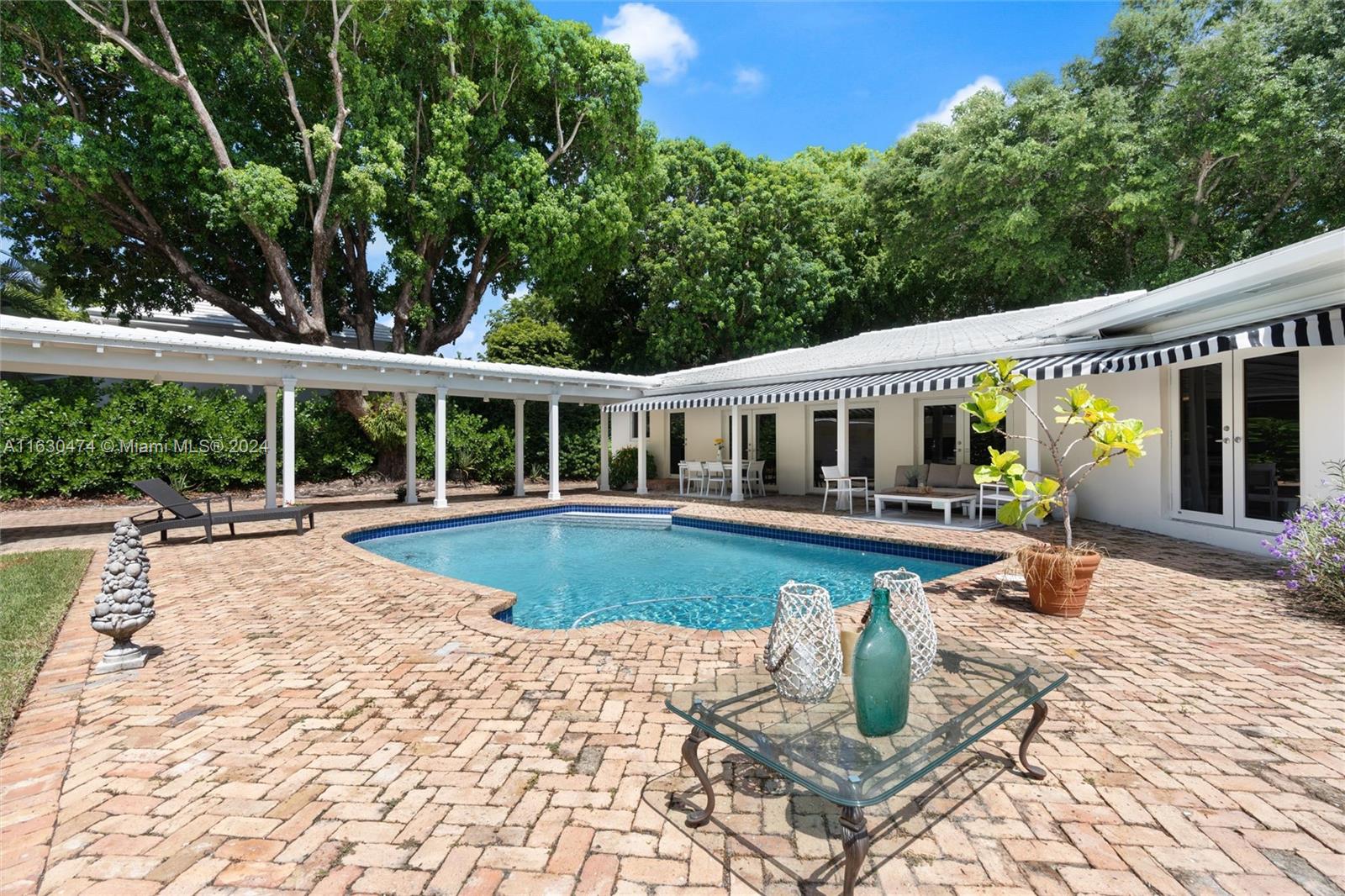 CORAL GABLES RIVIERA SEC - Residential