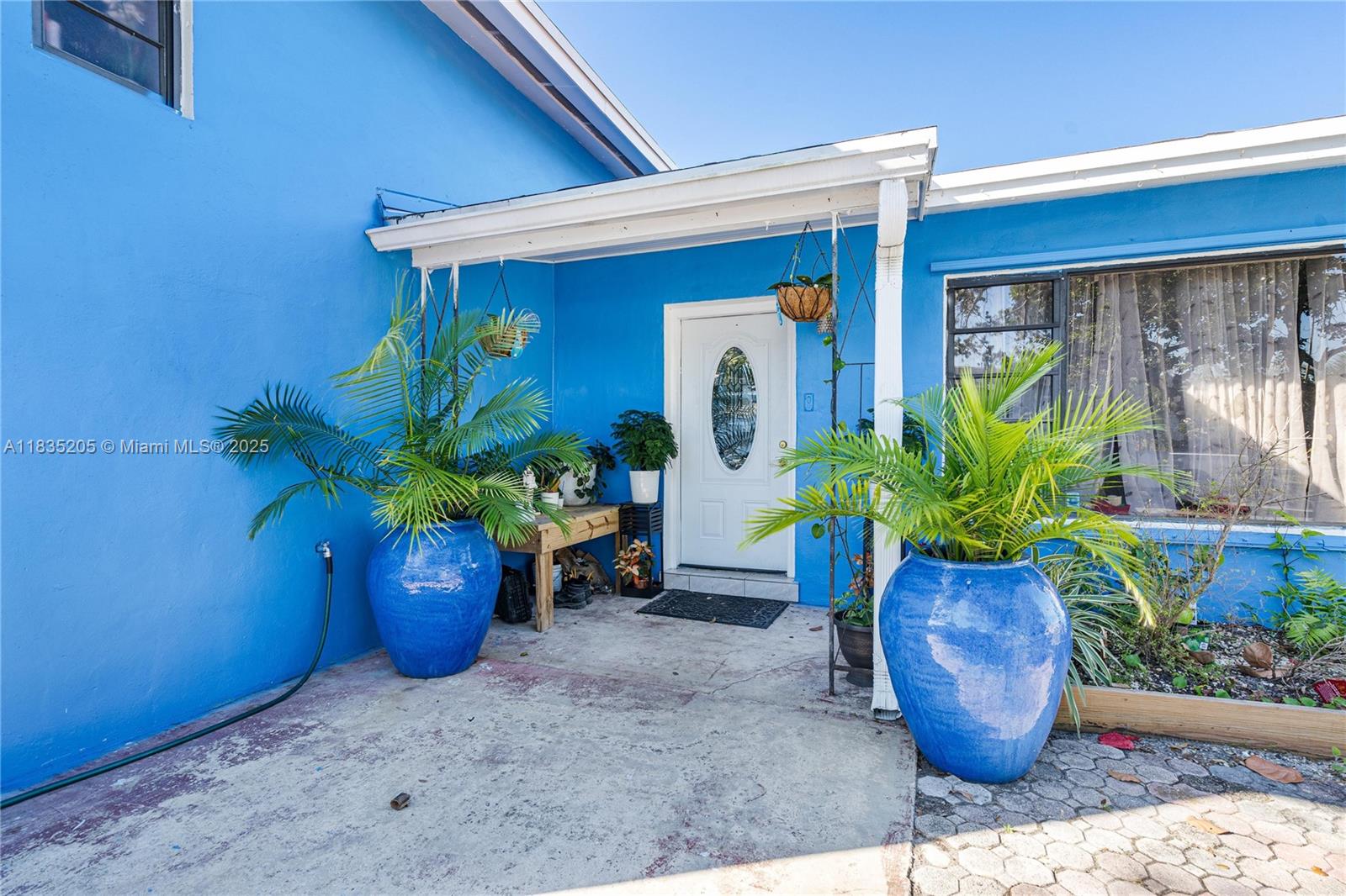 1300 NE 203rd St, Miami, FL, 33179/$700,000 1 1300 NE 203rd St
