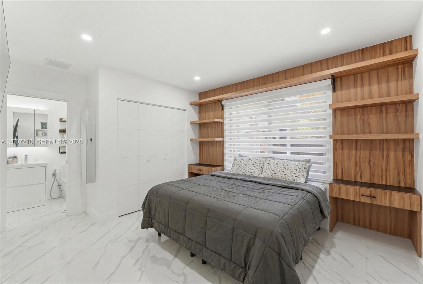 COUNTRY CLUB GROVE PT 4 - Residential