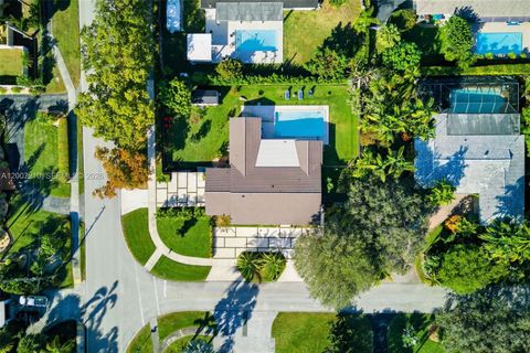 Tiny photo for 8625 SW 147th St, Palmetto Bay, FL 33158 (MLS # A12007210)