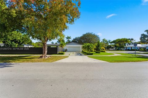 Tiny photo for 8625 SW 147th St, Palmetto Bay, FL 33158 (MLS # A12007210)