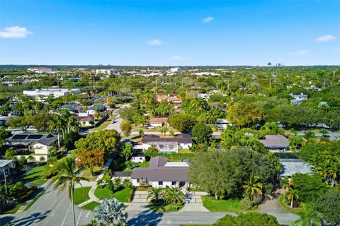 Tiny photo for 8625 SW 147th St, Palmetto Bay, FL 33158 (MLS # A12007210)