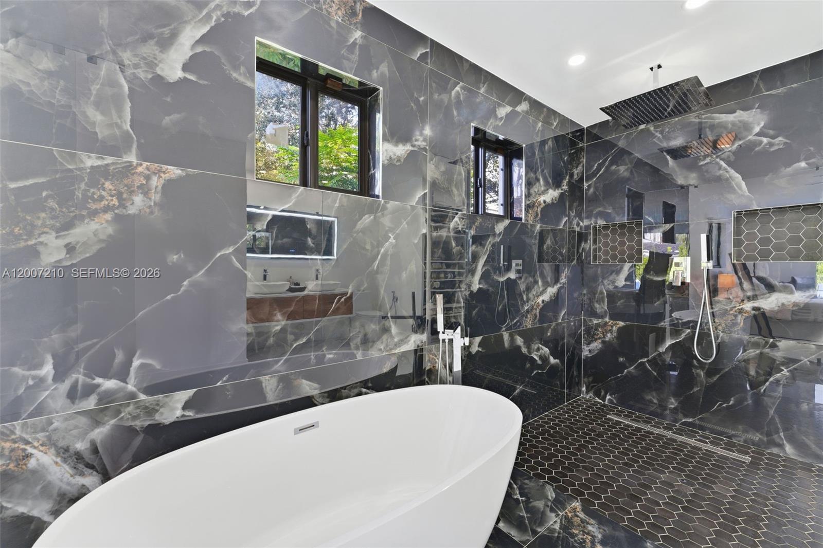 COUNTRY CLUB GROVE PT 4 - Residential