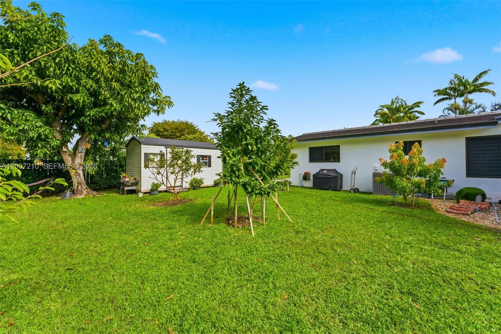 COUNTRY CLUB GROVE PT 4 - Residential