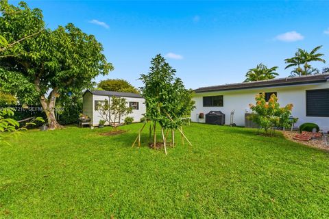 Tiny photo for 8625 SW 147th St, Palmetto Bay, FL 33158 (MLS # A12007210)