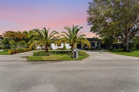 Tiny photo for 8625 SW 147th St, Palmetto Bay, FL 33158 (MLS # A12007210)
