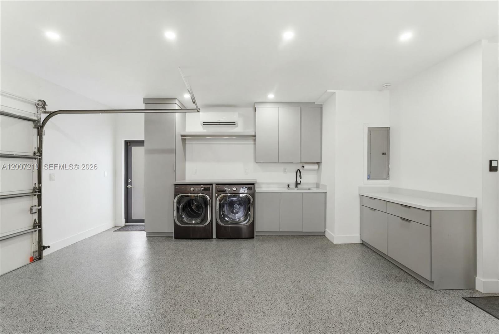 COUNTRY CLUB GROVE PT 4 - Residential