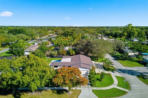 Tiny photo for 8625 SW 147th St, Palmetto Bay, FL 33158 (MLS # A12007210)