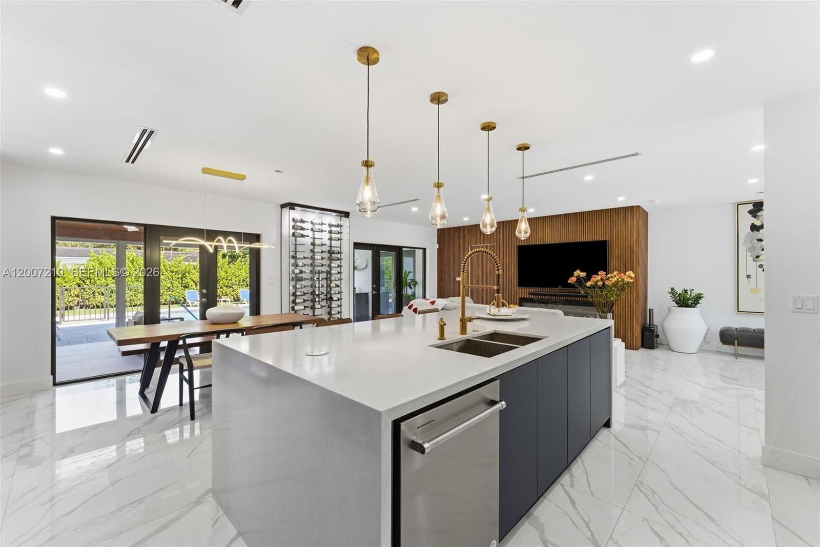 COUNTRY CLUB GROVE PT 4 - Residential